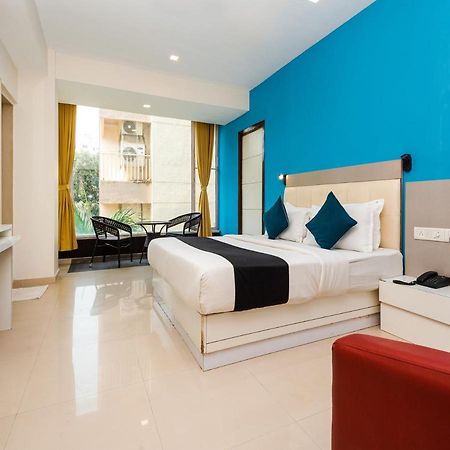 Hotel Aura - Near Malad Link Road Gorai Extérieur photo