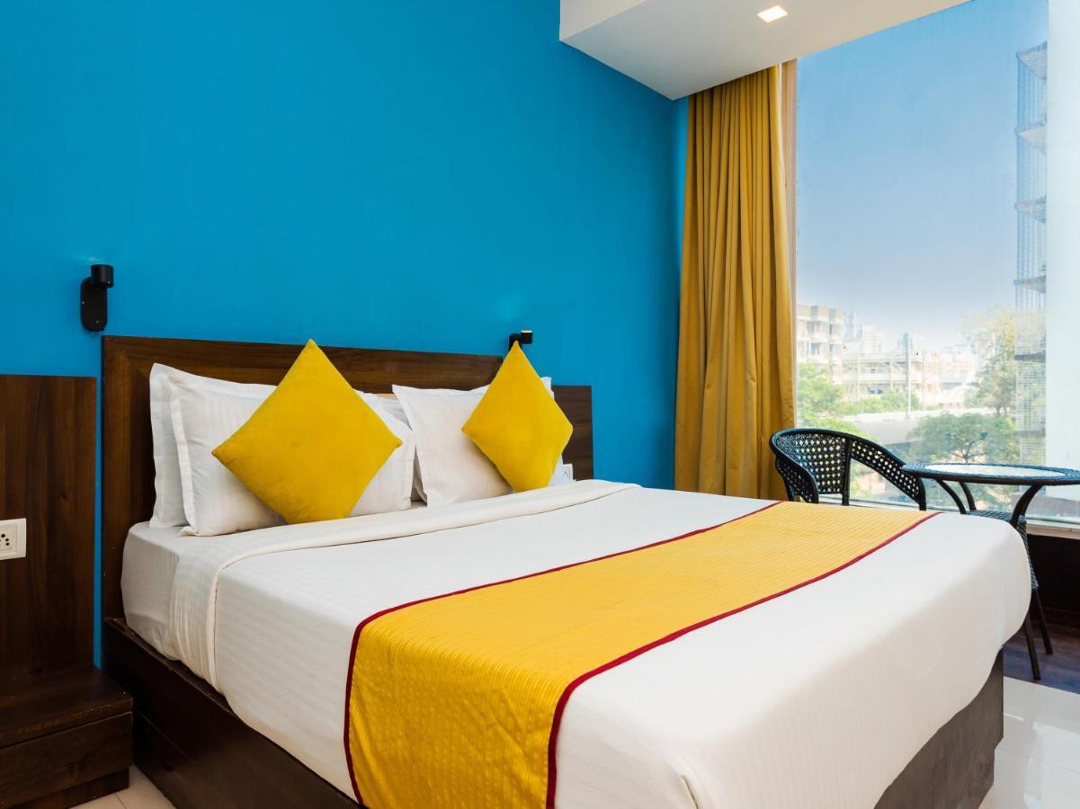 Hotel Aura - Near Malad Link Road Gorai Extérieur photo