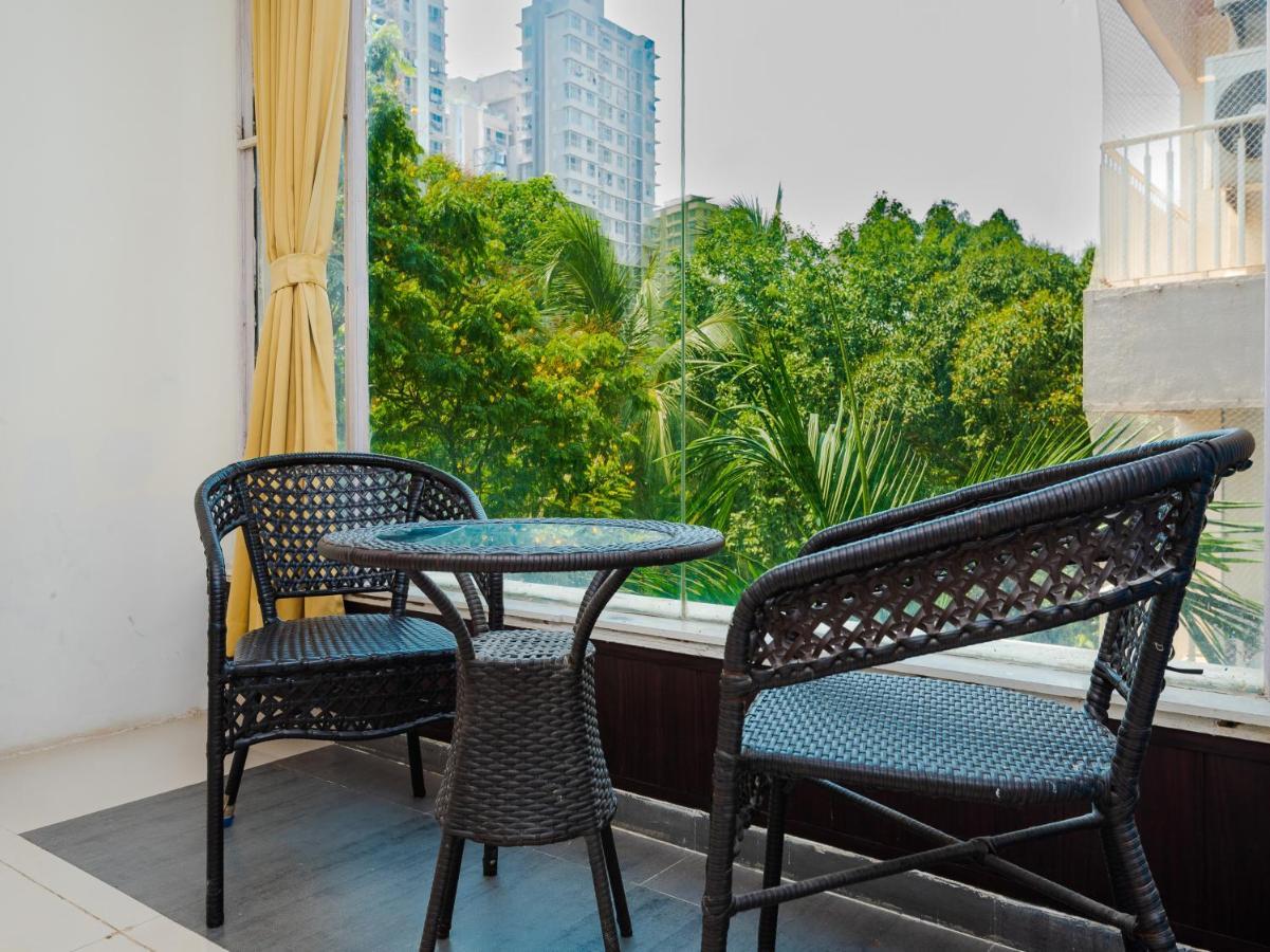 Hotel Aura - Near Malad Link Road Gorai Extérieur photo