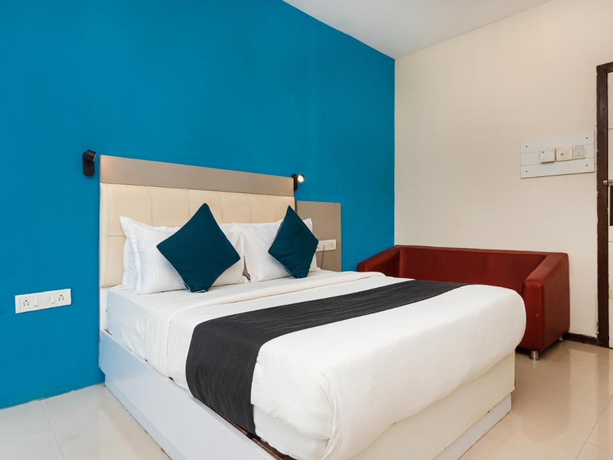 Hotel Aura - Near Malad Link Road Gorai Extérieur photo