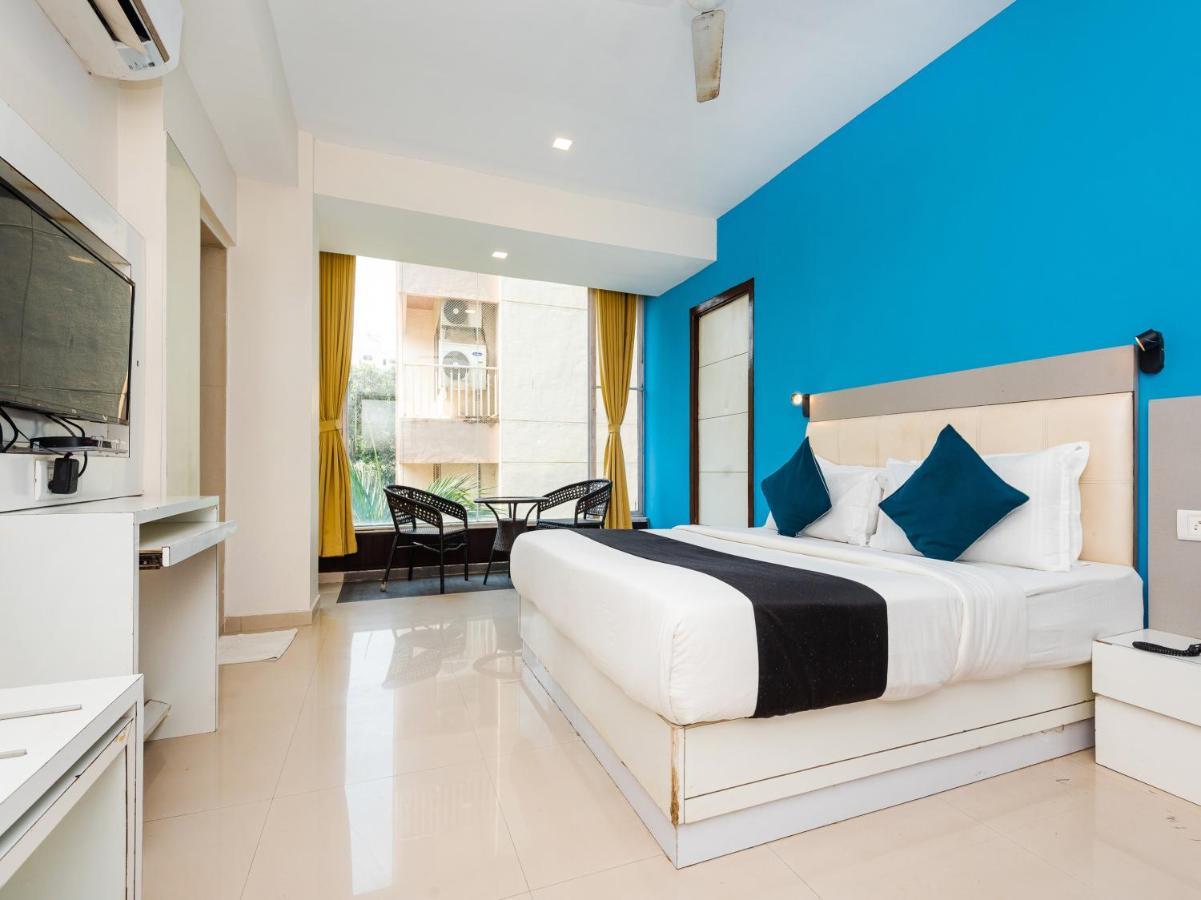 Hotel Aura - Near Malad Link Road Gorai Extérieur photo
