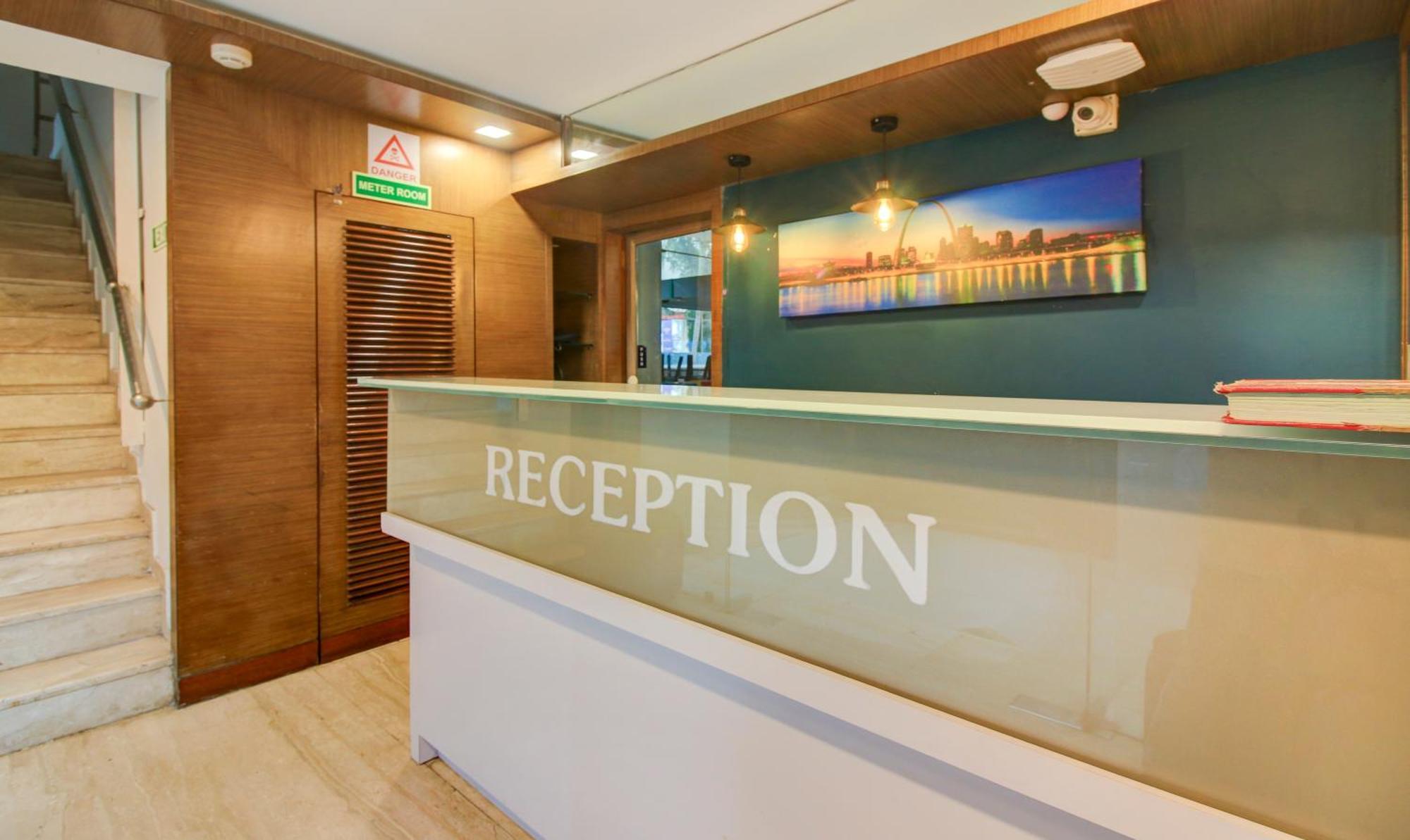 Hotel Aura - Near Malad Link Road Gorai Extérieur photo