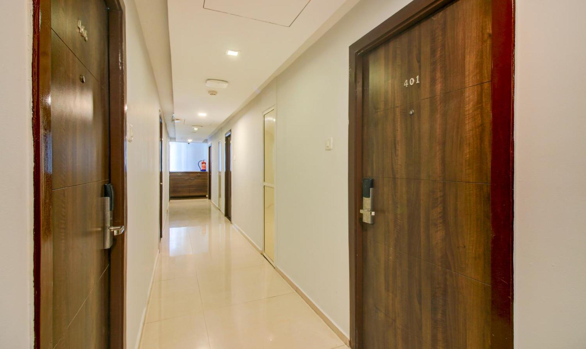 Hotel Aura - Near Malad Link Road Gorai Extérieur photo