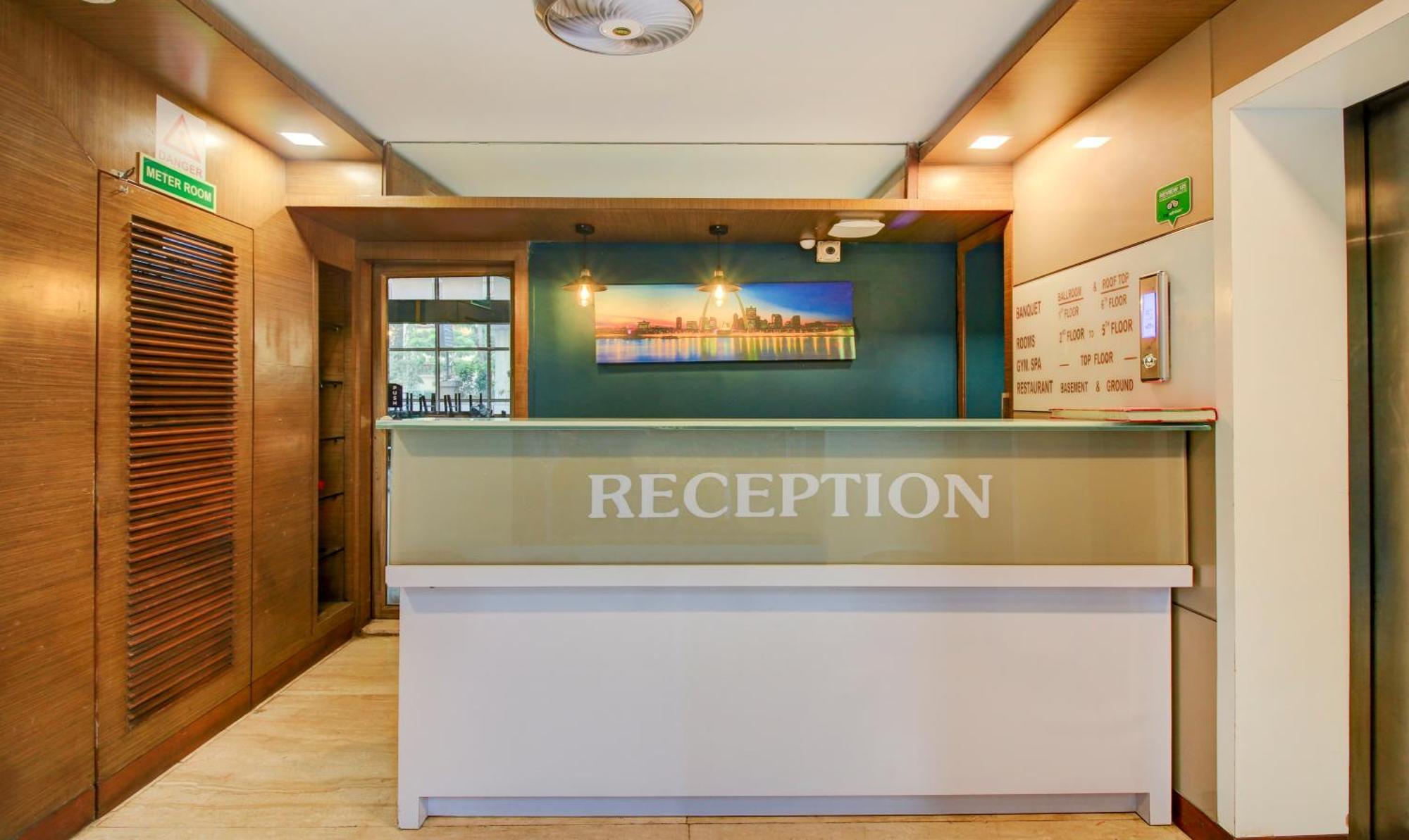 Hotel Aura - Near Malad Link Road Gorai Extérieur photo